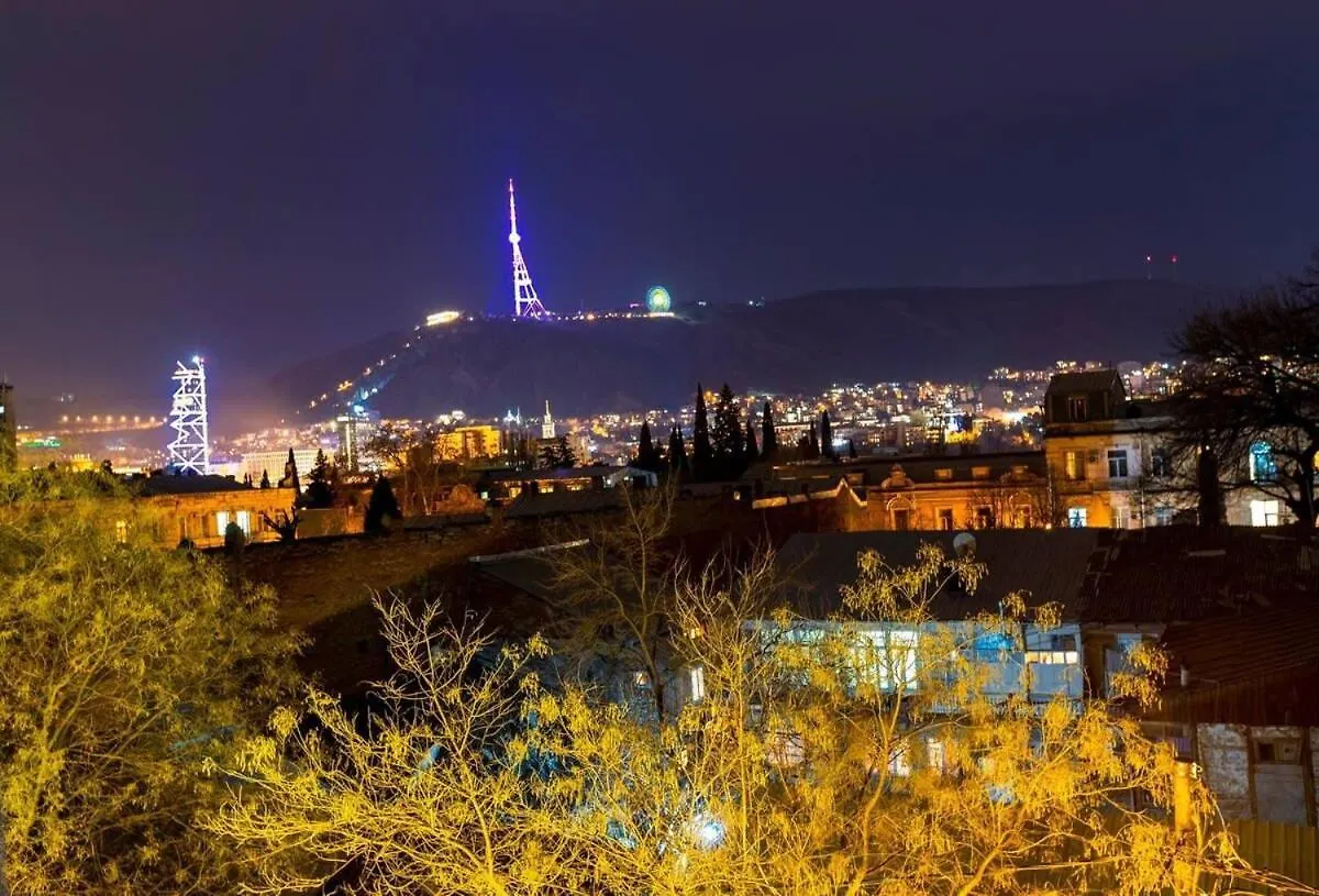 Wehost Stylish Apartment Near Fabrika Tbilisi